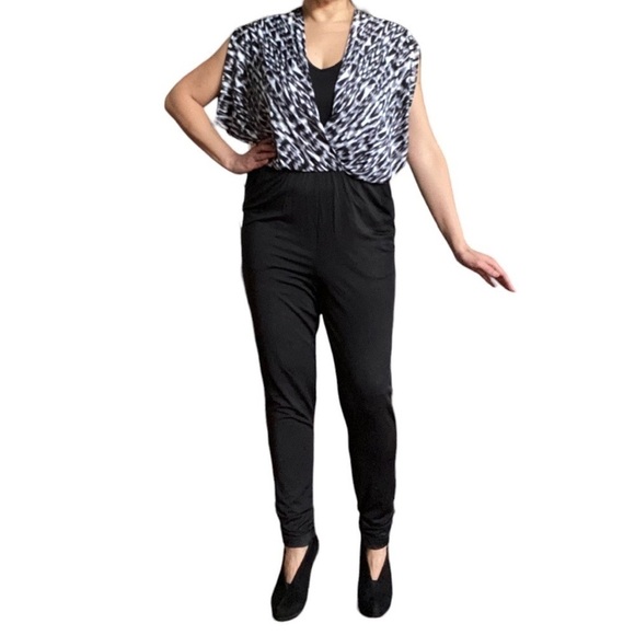 VENUS Pants - VENUS Black & White Stretch Cocktail Jumpsuit size S